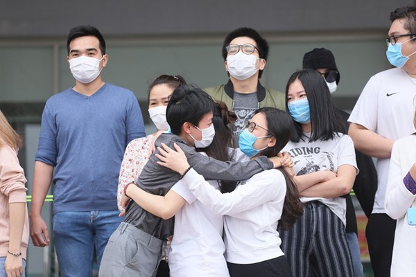 5 nguy cơ cao lây truyền dịch bệnh từ Bệnh viện Bạch Mai - Anh 2