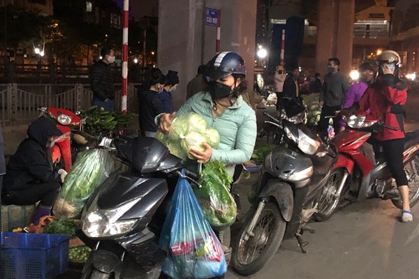 Chợ đêm Hà Nội - Anh 2
