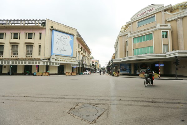 Những hình ảnh Hà Nội ngày đầu thực hiện “cách ly toàn xã hội” - Anh 3