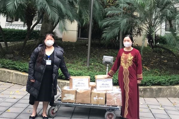 Vụ Thư viện tiếp sức tinh thần cho những “chiến sĩ áo trắng