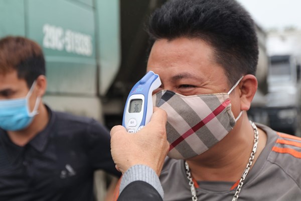 Hà Nội: 30 chốt kiểm soát cách ly xã hội bắt đầu hoạt động - Anh 5