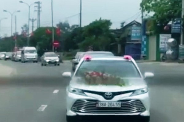 Phó Giám đốc Bệnh viện ở Hà Tĩnh tổ chức đám cưới cho con giữa đại dịch? - Anh 2