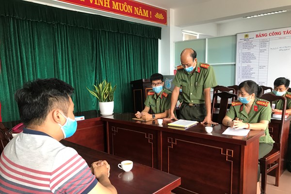 Cung cấp bản thảo về thông tin Covid-19, một thanh niên bị phạt 18 triệu đồng - Anh 1