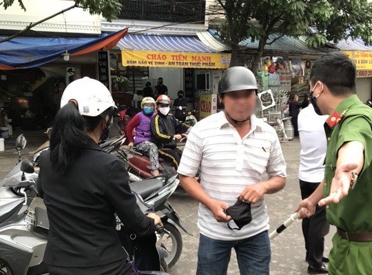Hải Phòng: Xử phạt 146 người không đeo khẩu trang tại nơi công cộng - Anh 1