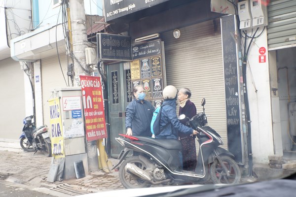Nhiều người dân vẫn ra đường “khi không cần thiết” - Anh 3