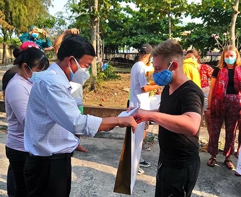 Quảng Nam: Thêm 30 du khách hoàn thành thời hạn cách ly - Anh 1