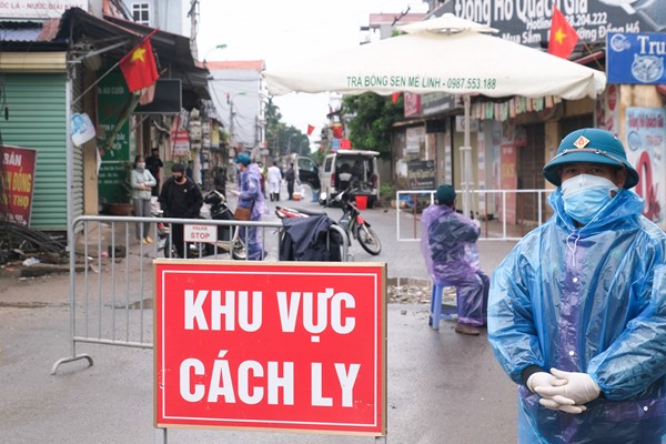 Hà Nội: Phong tỏa, khử khuẩn nơi phát hiện ca mắc Covid-19 tại huyện Mê Linh - Anh 11