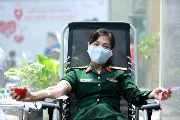 Những hình ảnh đẹp trong Ngày Toàn dân hiến máu tình nguyện 7/4 - Anh 7