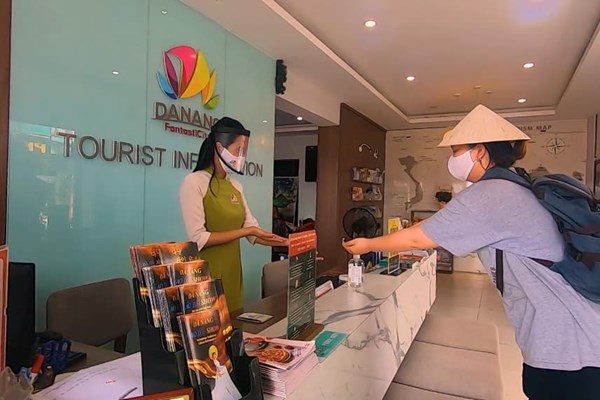 “Nhật ký” hỗ trợ du khách mùa dịch bệnh - Anh 1