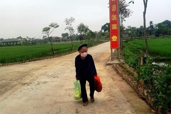 Ấm áp tình người với những điểm cách ly - Anh 1