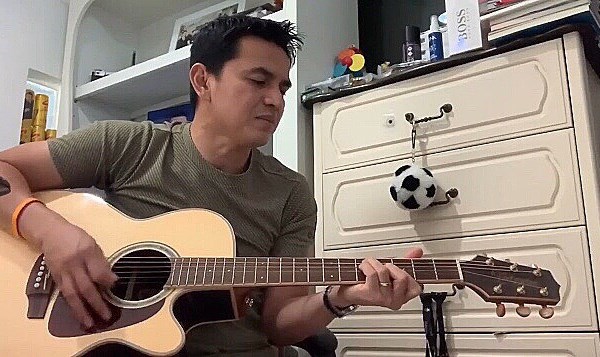 Kiatisuk chúc người hâm mộ Việt Nam khoẻ mạnh giữa đại dịch - Anh 1