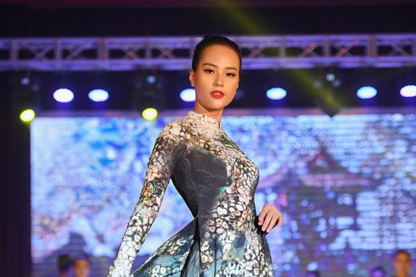 Cuộc vận động thiết kế “Tự hào Áo dài Việt” : Chạm đến trái tim và tình yêu của các nhà thiết kế - Anh 4