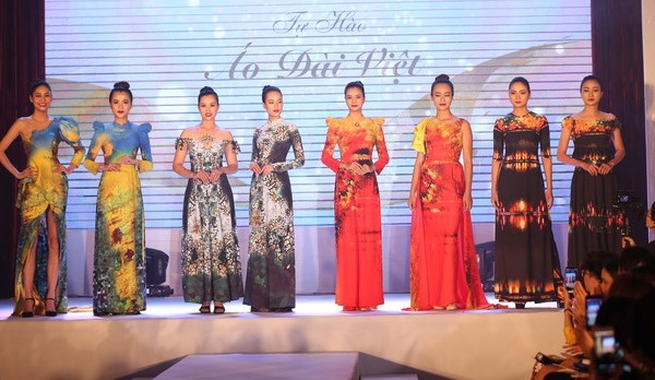 Cuộc vận động thiết kế “Tự hào Áo dài Việt” : Chạm đến trái tim và tình yêu của các nhà thiết kế - Anh 3
