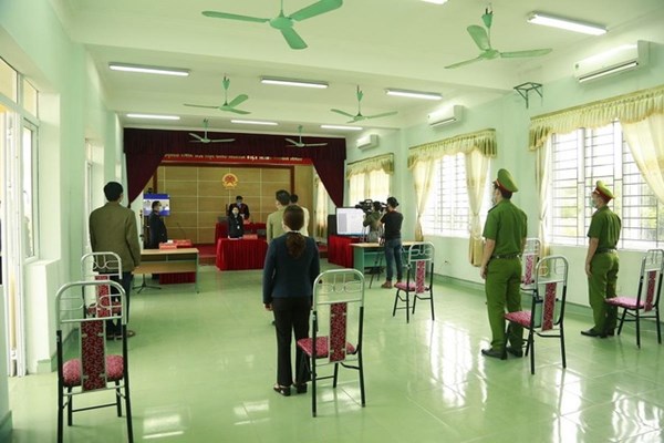 Lĩnh án sau 5 ngày phạm tội chống người thi hành công vụ trong phòng chống dịch: Xử nghiêm để an toàn cho xã hội - Anh 2