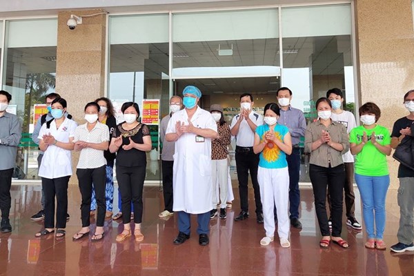 Thêm 1 trường hợp mắc Covid-19, 23 bệnh nhân khỏi bệnh - Anh 1