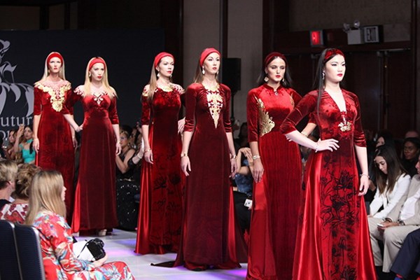 Chủ tịch CLB Áo dài Việt Nam , NTK Đỗ Trịnh Hoài Nam: Cảm xúc Tự hào Áo dài Việt trên từng thiết kế - Anh 3