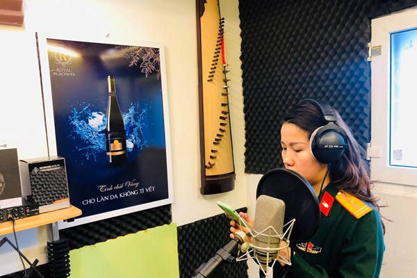 Nhac si Trinh Xuan Hao cung 8 nghe si noi tieng lam MV “ Dong mau Viet Nam” chong dich Covid-19 - Anh 11