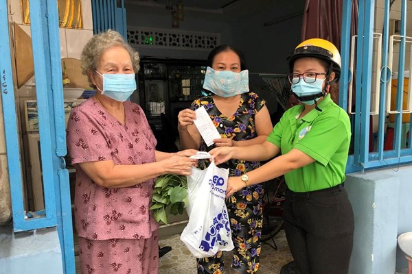 “Bách hóa nhà Hội” kết nối chị em - Anh 1