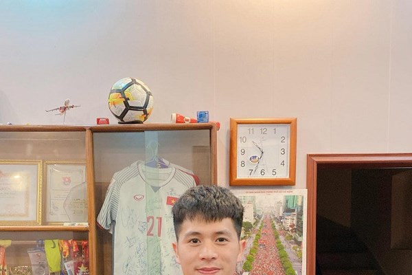 Trung vệ Đình Trọng xét nghiệm Covid-19 để chữa trị chấn thương - Anh 1