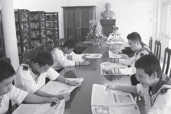 Có một thư viện thân thiện giữa môi trường quân sự - Anh 1