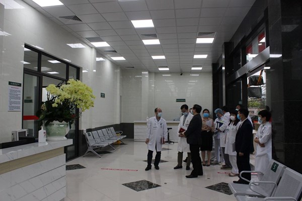 3 giai đoạn tái tiếp nhận bệnh nhân tại Bệnh viện Bạch Mai - Anh 1