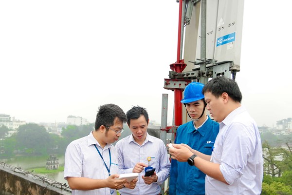 Thử nghiệm thành công mạng 5G phục vụ thương mại - Anh 1