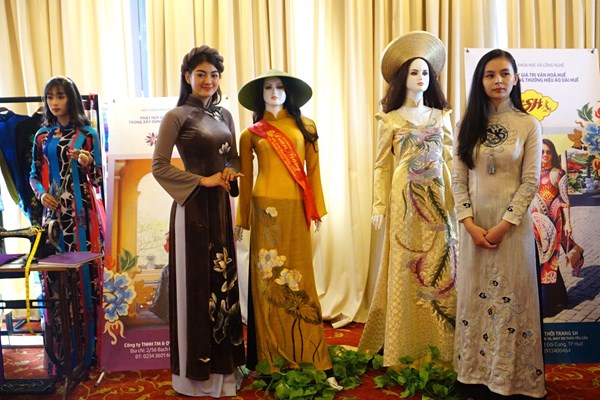 Hướng đến một​​​​​​​ “Kinh đô Áo dài” - Anh 2