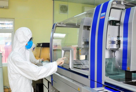 Thủ tướng chỉ đạo xử lý vi phạm trong sử dụng kinh phí phòng, chống dịch Covid-19 - Anh 1