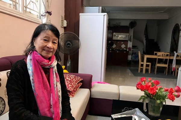 Hai bản tin lịch sử ở hai đầu đất nước - Anh 1