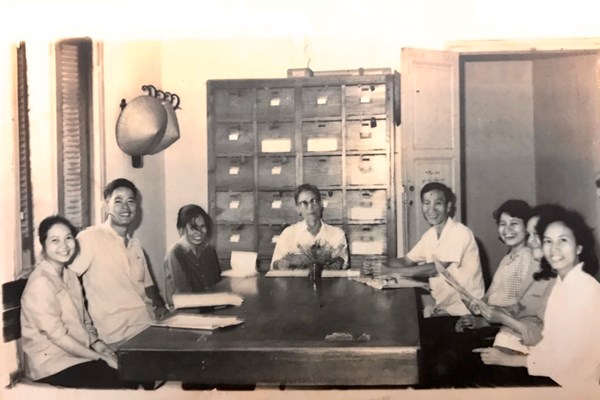 Hai bản tin lịch sử ở hai đầu đất nước - Anh 2