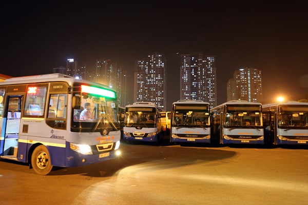 Hà Nội: Đảm bảo phòng, chống dịch Covid-19 trên xe buýt - Anh 1