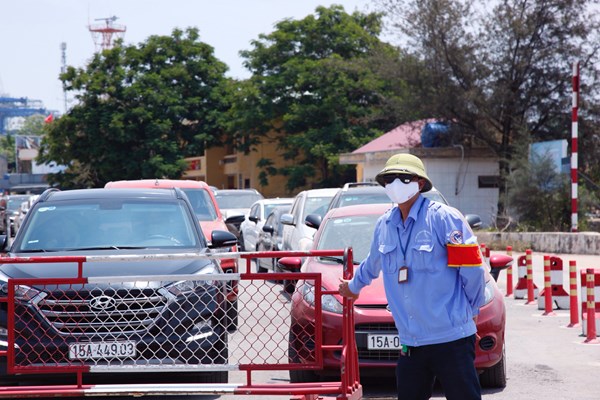 Đồ Sơn: Đón hơn 5.000 lượt du khách dịp lễ - Anh 4