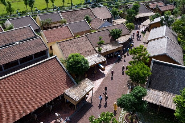 Từ 12h ngày 1.5, cho phép hoạt động tham quan trên vịnh Hạ Long và một số điểm du lịch nổi tiếng - Anh 1