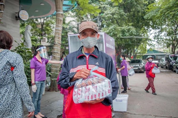 “ATM mì tôm và trứng”: Lan tỏa yêu thương, ấm áp tình người - Anh 2