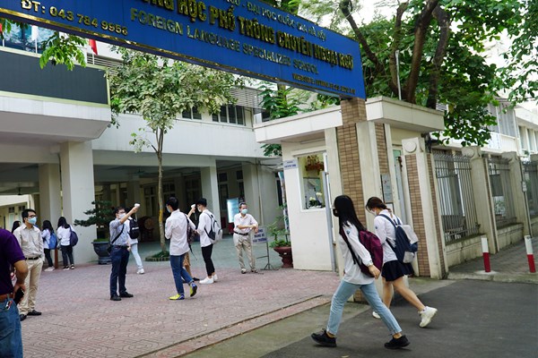 Hà Nội: Học sinh hồ hởi trở lại trường - Anh 7