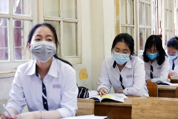 Hà Nội: Học sinh hồ hởi trở lại trường - Anh 2