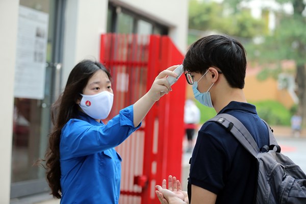 Hà Nội: Học sinh hồ hởi trở lại trường - Anh 3