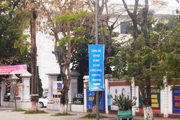 Dự án xây dựng Công viên Trung tâm TP Vinh (Nghệ An): Tỉnh đôn đốc xử lý vi phạm, công trình vẫn cứ “mọc lên” - Anh 2