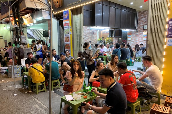 Hà Nội: Phố Tạ Hiện đông dần trở lại - Anh 10