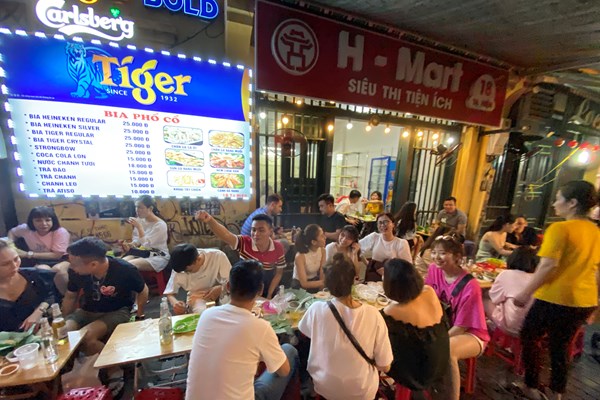 Hà Nội: Phố Tạ Hiện đông dần trở lại - Anh 7