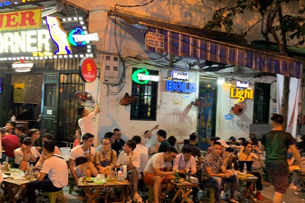 Hà Nội: Phố Tạ Hiện đông dần trở lại - Anh 8