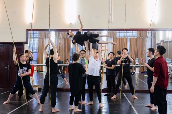 Chương trình nghệ thuật đặc biệt “Dâng Người tiếng hát mùa Xuân”: Luôn vẹn cảm xúc mỗi khi hát về Người - Anh 5