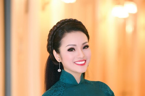 Chương trình nghệ đặc biệt “Dâng Người tiếng hát mùa xuân ”: Xúc động và tự hào khi hát về Bác - Anh 2