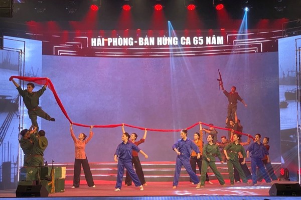Hải Phòng:​​​​​​​ Chương trình nghệ thuật “Hải Phòng – Bản hùng ca 65 năm” - Anh 2