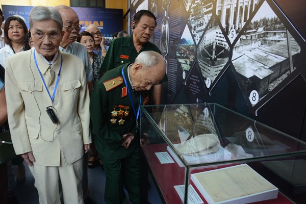 Ký ức không quên nơi “địa ngục trần gian” - Anh 1