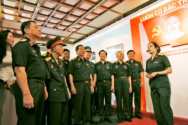 Luôn có Bác trong tim - Anh 4