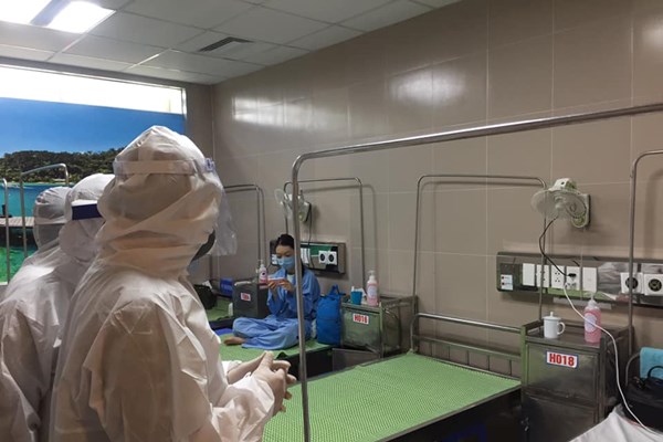 Chuyến bay từ Nga về nước có thêm 2 trường hợp mắc Covid-19 - Anh 1
