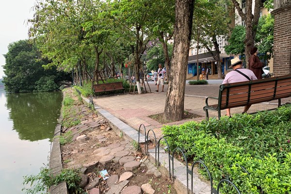 Hà Nội: Lún sụt quanh bờ Hồ Hoàn Kiếm sẽ sớm được khắc phục? - Anh 12