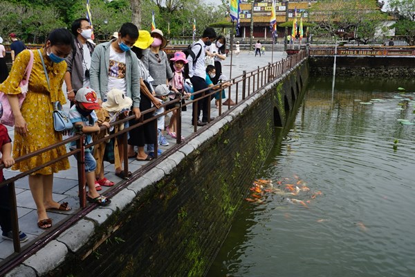 Huế đẩy mạnh kích cầu, thu hút khách nội địa - Anh 2