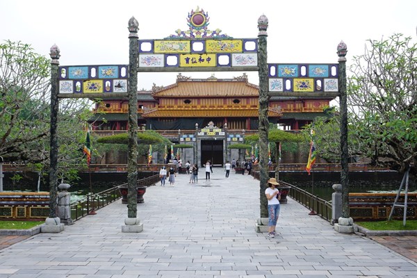 Huế đẩy mạnh kích cầu, thu hút khách nội địa - Anh 1